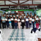 <p>Filipino MLT second module participants with Doug Hiedebrecht, trainer. Photo: supplied</p>